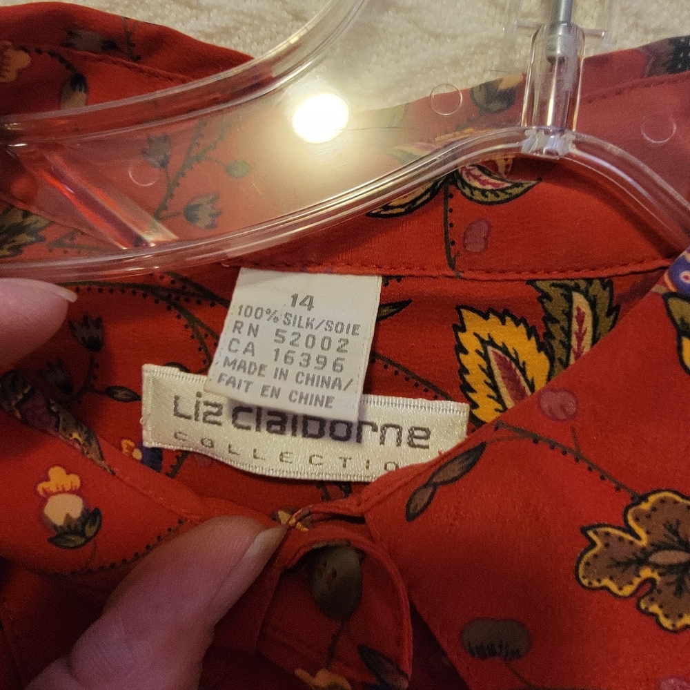 Liz Claiborne Red Floral Women's Shirt Size 14 EUC - Picture 5 of 5